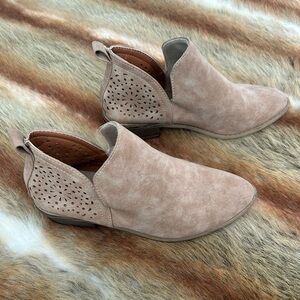Women's Cutout Ankle Bootie in Taupe